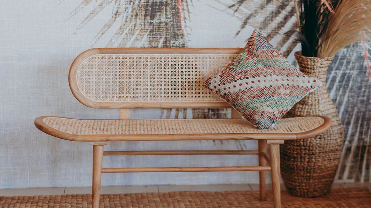 The advantages of using natural wood in the decoration of your home