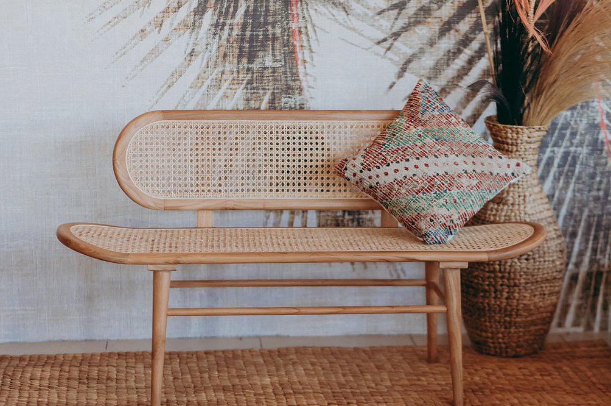 The advantages of using natural wood in the  decoration of your home